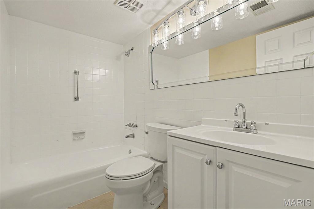 Colony Woods Condo - Residential