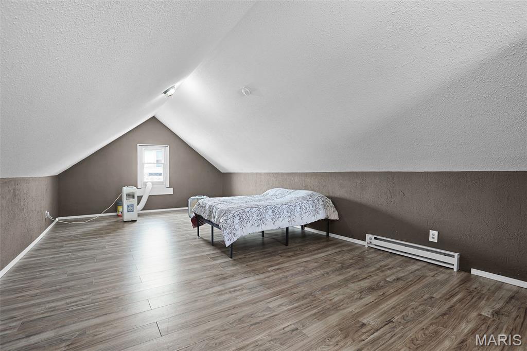Munies Victor J Sub - Residential