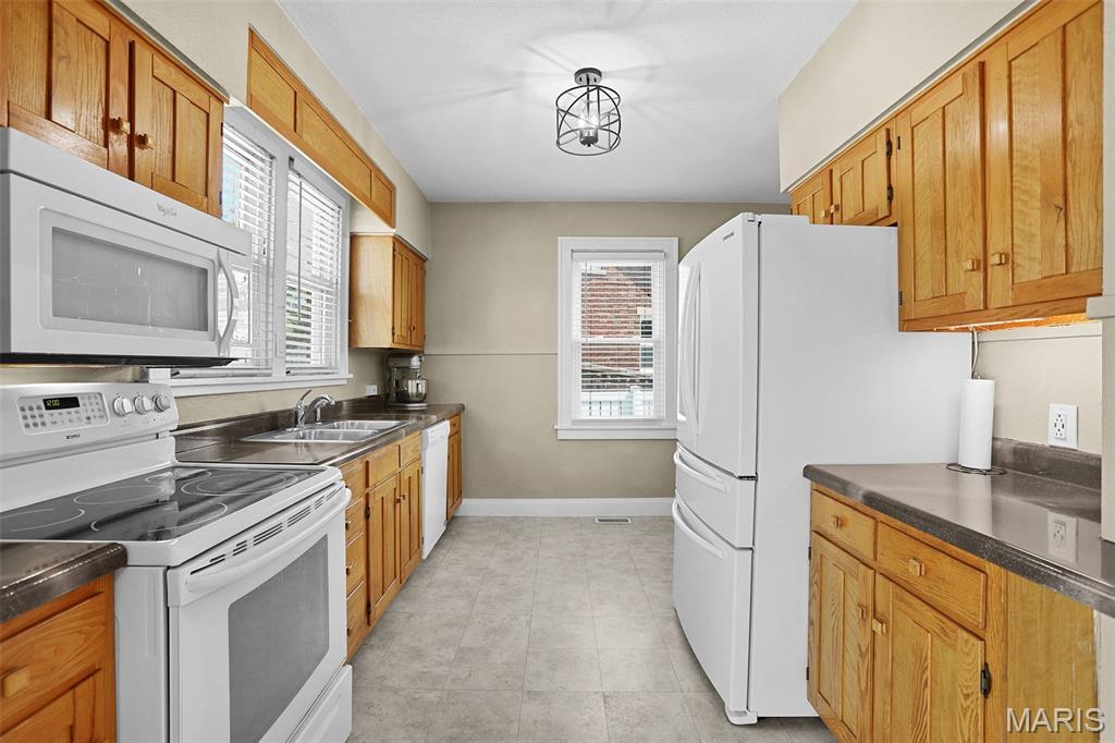 Munies Victor J Sub - Residential