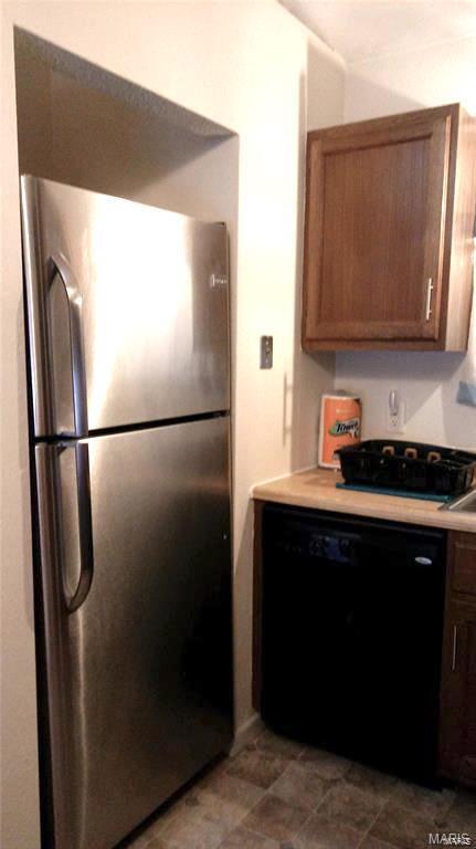 CHATEAU WOODS - Residential Lease