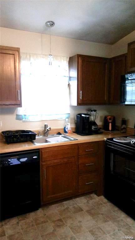 CHATEAU WOODS - Residential Lease