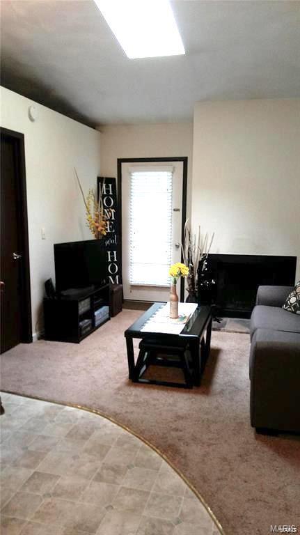 CHATEAU WOODS - Residential Lease