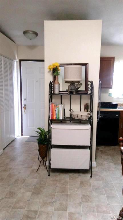 CHATEAU WOODS - Residential Lease