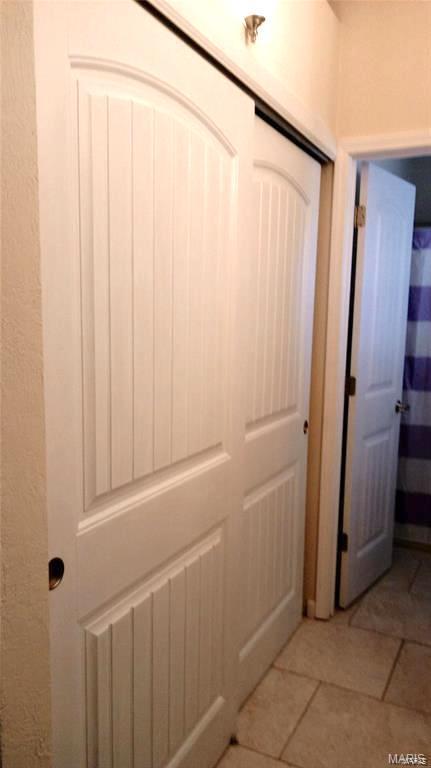 CHATEAU WOODS - Residential Lease