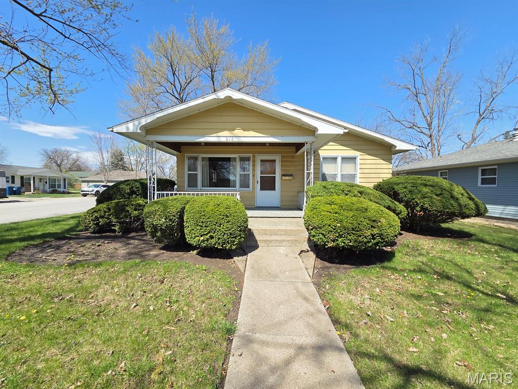Charmer! This cozy 2-bed, 1-bath one-level home has only seen two owners over its lifetime - and it shows.  Meticulously maintained by both, it offers a clean, move-in-ready interior. A spacious living room leads right to the kitchen with plenty of cabinet & counter space, plenty of room for a dining table, and all appliances convey. You'll appreciate the hardwood floors and big bedrooms, and a full bathroom offers a big linen closet with additional closet storage in the hall. The 24x28 garage includes covered parking and a handy workshop/storage space, all on a shaded corner lot on quiet Madison St. The home is served by hot water baseboard head, and the boiler was replaced just three years ago. Utility providers here include Liberty Gas, Ameren Electric, City of Canton water/sewer/trash and Brightspeed Fiber.

Homes in this area & price range are in high demand, don't let this one pass you by!