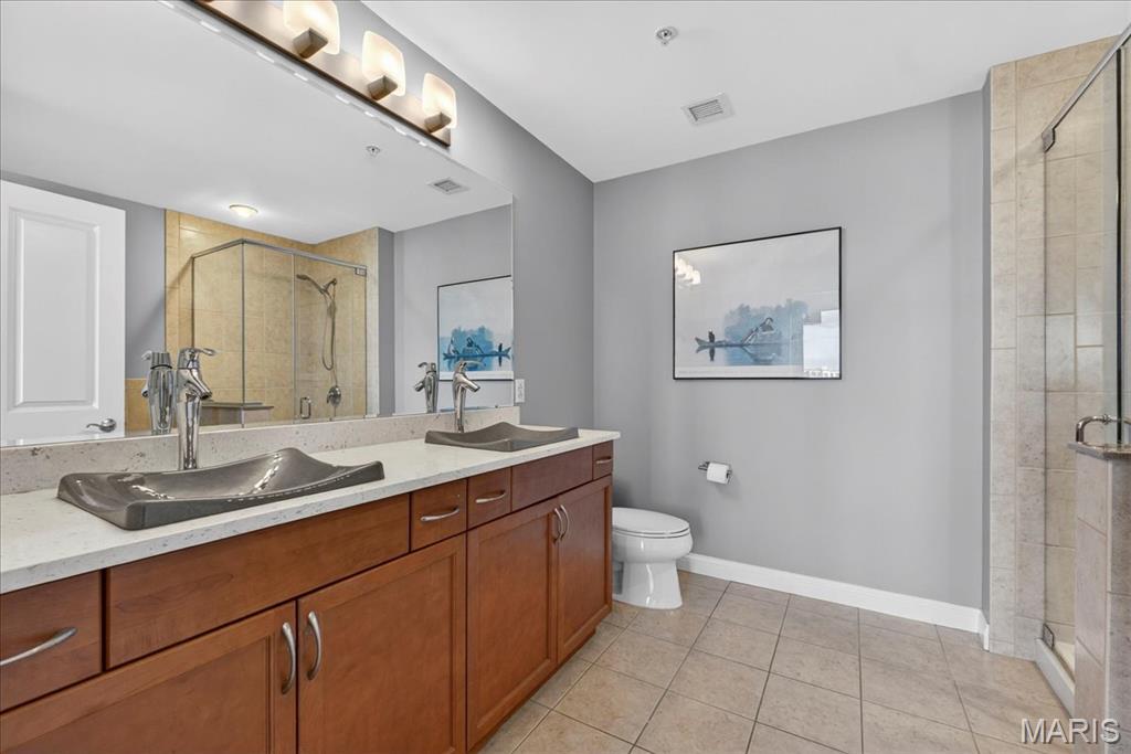 Park East Tower - Residential Lease