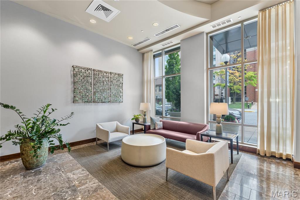 Park East Tower - Residential Lease