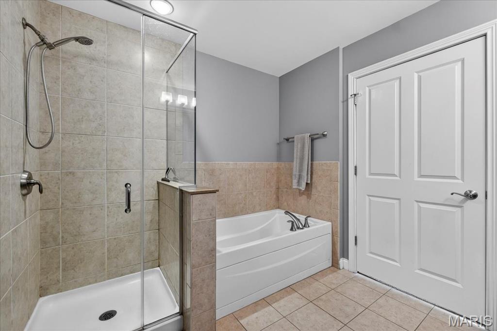 Park East Tower - Residential Lease