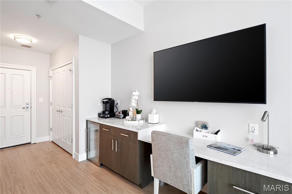 Park East Tower - Residential Lease