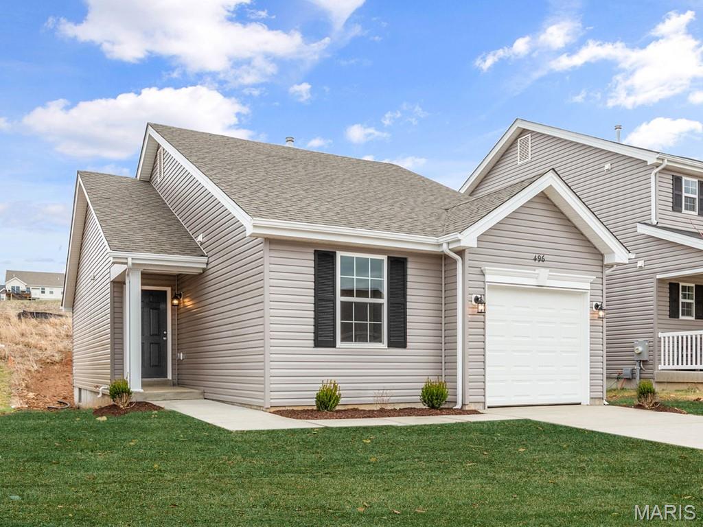 New McBride Homes Summerfield ranch-style 2BR, 1BA will be ready this winter! This cozy cottage is perfect for entertaining! Enjoy vaulted ceilings, 6ft windows & beautiful wood laminate flooring in main areas. The kitchen features level 4 Landen Burlap 42” tall cabinets, large peninsula w/breakfast bar, & stainless steel GE appliances. The living room includes a ceiling fan & sliding glass door to backyard. The primary suite features a large window, dual closets & a ceiling fan. The shared hall bath has a double sink vanity & 5’ walk in shower. Extras: white 2 panel interior doors, upgraded fixtures, main floor laundry, & a 1 car garage. The LL includes a ¾ bath rough-in for future finish Parkview offers beautiful new homes in Gray Summit with easy access to I-44, nearby parks, shopping, dining, and outdoor recreation in Franklin County. Enjoy peace of mind with McBride Homes’ 10 year builders warranty & incredible customer service! Display photos shown.
