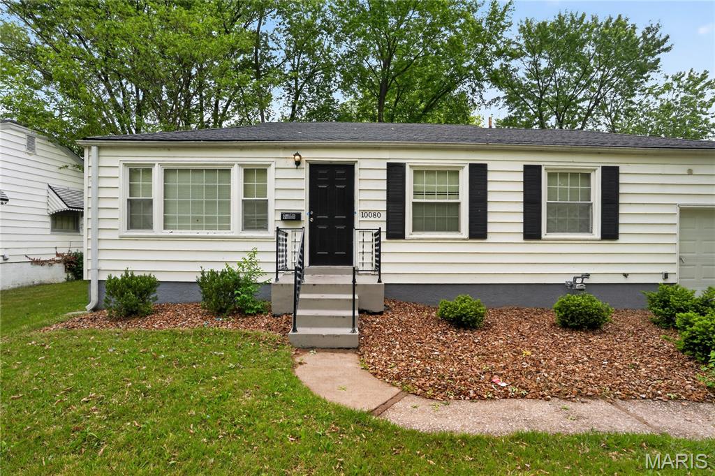 Charming 3-bedroom, 1-bath ranch-style home offering 912 sq ft of comfortable living space. This property features a functional layout with a bright living area, spacious bedrooms, and an eat-in kitchen ready for your personal touch. Situated on a level lot of approximately 6,000 sq ft, the home includes a private yard with room for outdoor enjoyment or future improvements. Washer and dryer hookups provide added convenience, and the home is connected to public utilities. Ideal for first-time buyers, downsizers, or investors seeking a solid rental opportunity. Located in an established neighborhood with easy access to local amenities, schools, and major roadways. With great potential and an affordable price point, this property is a fantastic opportunity to own or invest. Schedule your showing today!