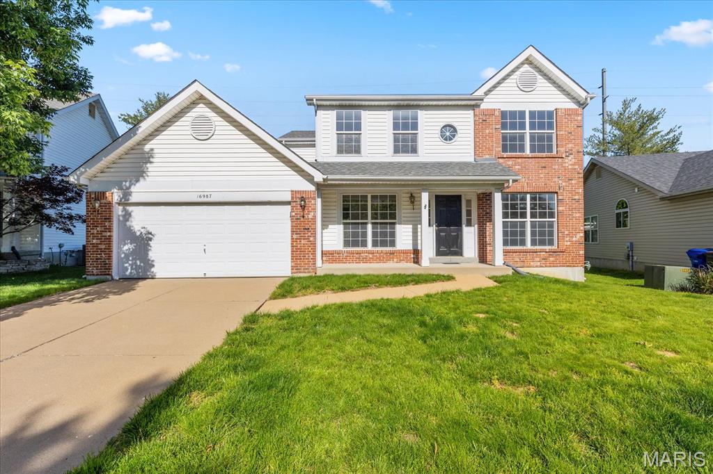 Motivated Seller. Price Adjustment. Move right into this hidden gem in Rockwood's Lafayette boundary and enjoy the newer paint and flooring throughout. Walk in to the formal living room and dining room upfront and updated hall bath. Newer kitchen cabinets and countertop in the kitchen and breakfast room including the center island and breakfast bar, the study desk and the wet bar to great room. Walk out the slider to the patio. Into the great room with a wood burning fireplace and large bay window.  New carpet leads upstairs to four bedrooms. Hall bath has updated cabintry as well. Primary bedroom features vaulted ceiling. Continue into the primary bath with dual bowl vanity, separate tub and shower, and walk in closet.  Bring your colors, decor, and ideas to finish polishing this hidden gem and make it your own. Lifetime Warranty on Foundation Repair. Seller can accomodate a quick closing.