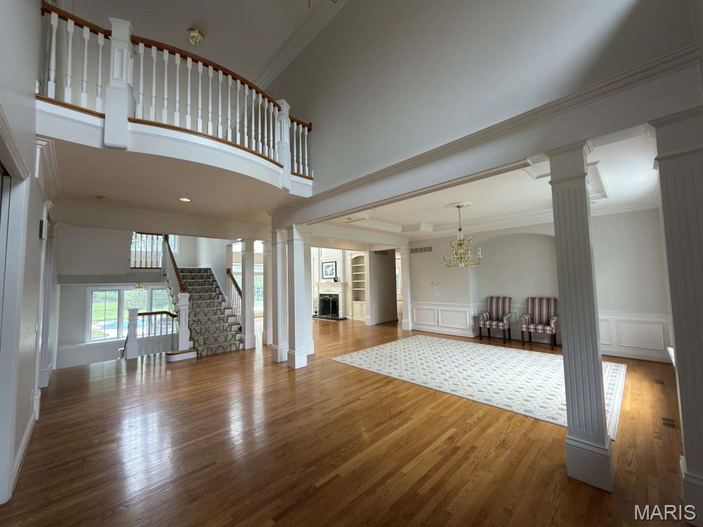 Town & Country Manor - Residential