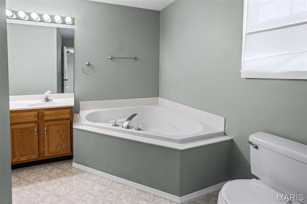 At Lincoln Farm 2nd Add - Residential