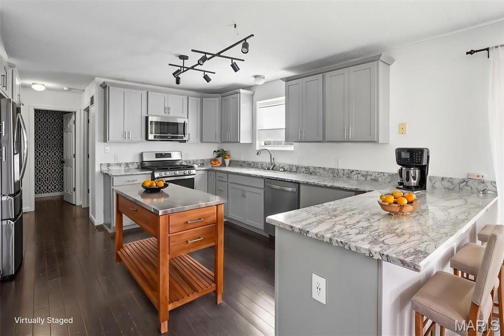 At Lincoln Farm 2nd Add - Residential