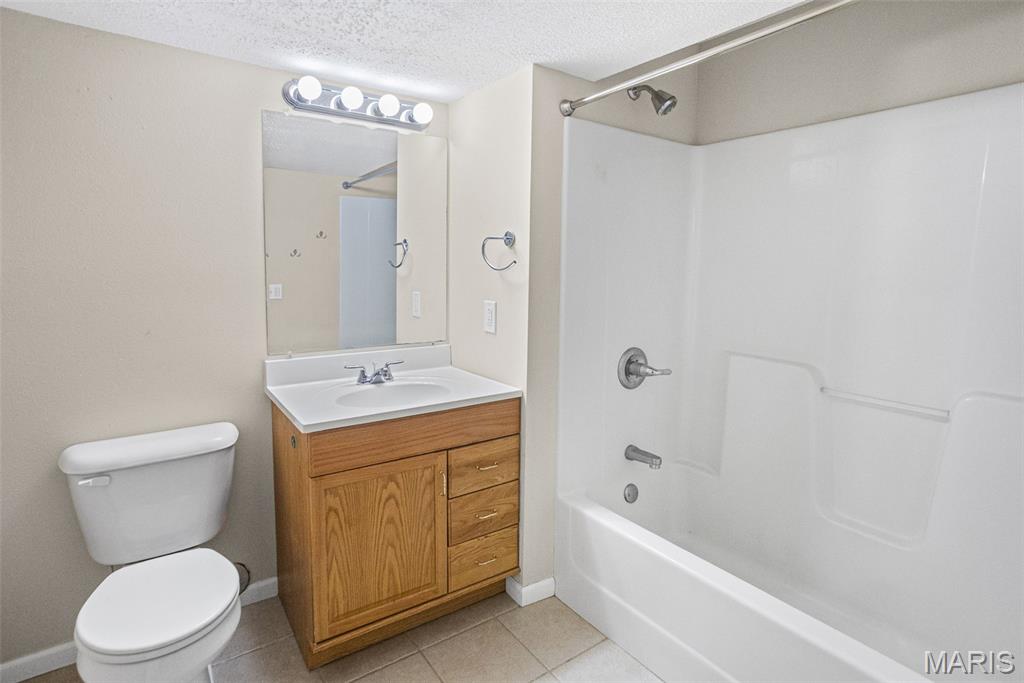 At Lincoln Farm 2nd Add - Residential