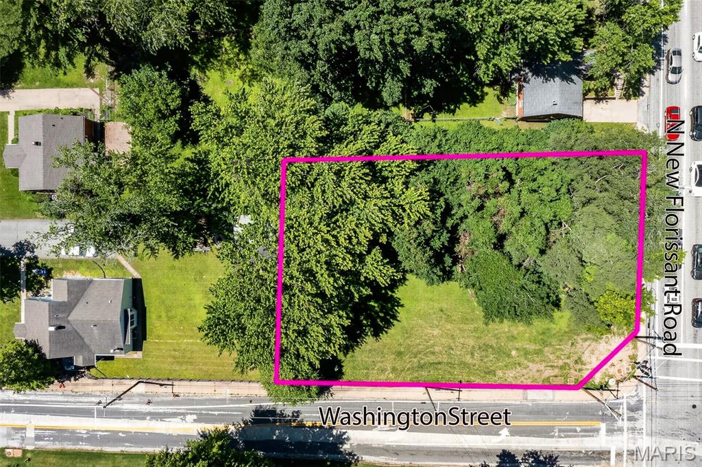 Build-ready residential lot in established Florissant neighborhood. Approximately 0.25 acres (10,890 sq ft) with frontage on N New Florissant Rd. Convenient access to shopping, schools, major roadways, and St. Louis amenities. Ideal opportunity for a custom home, investment property, or future development subject to local zoning and municipal approvals.


Lot Size Approximately 10,890 sqft (0.25 acres)