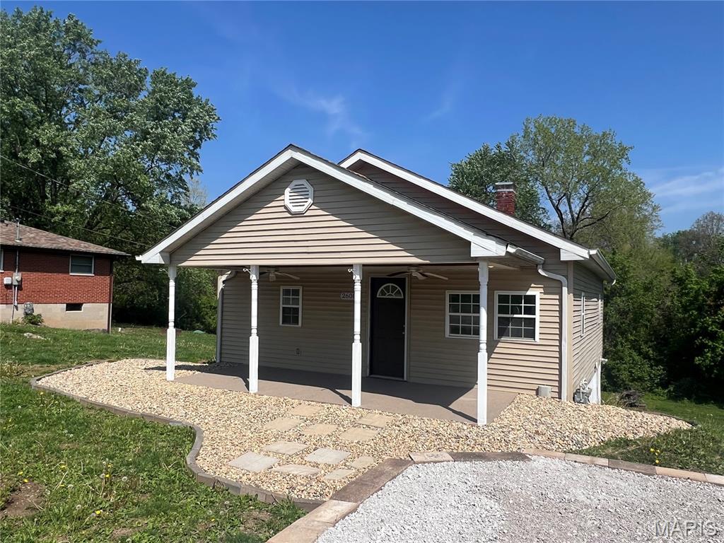 NEWLY-RENOVATED TWO-BEDROOM SINGLE-FAMILY HOME FOR RENT IN ALTON. This charming bungalow features fresh paint, new flooring, covered front porch, off-street parking, a large eat-in kitchen, two bedrooms, ceiling fans, a full walkout basement with washer & dryer hookups, situated in a lovely neighborhood near amenities such as restaurants, banking, and shopping. This generous owner provides a stove, refrigerator, microwave, washer, dryer, and lawn care. Tenants responsible for all utilities. Sorry, no pets and no smoking or vaping on the premises. Interested parties will be prescreened prior to the scheduling of any tours. MINIMUM QUALIFICATIONS: There is a $49 application fee for each adult applicant. This pays for a nationwide background and credit check. Our tenants must have been at their current jobs for at least six months, bring home at least 3X the rent after taxes, possess credit scores of 600 or better, have had NO eviction cases filed against them, and have clean backgrounds.