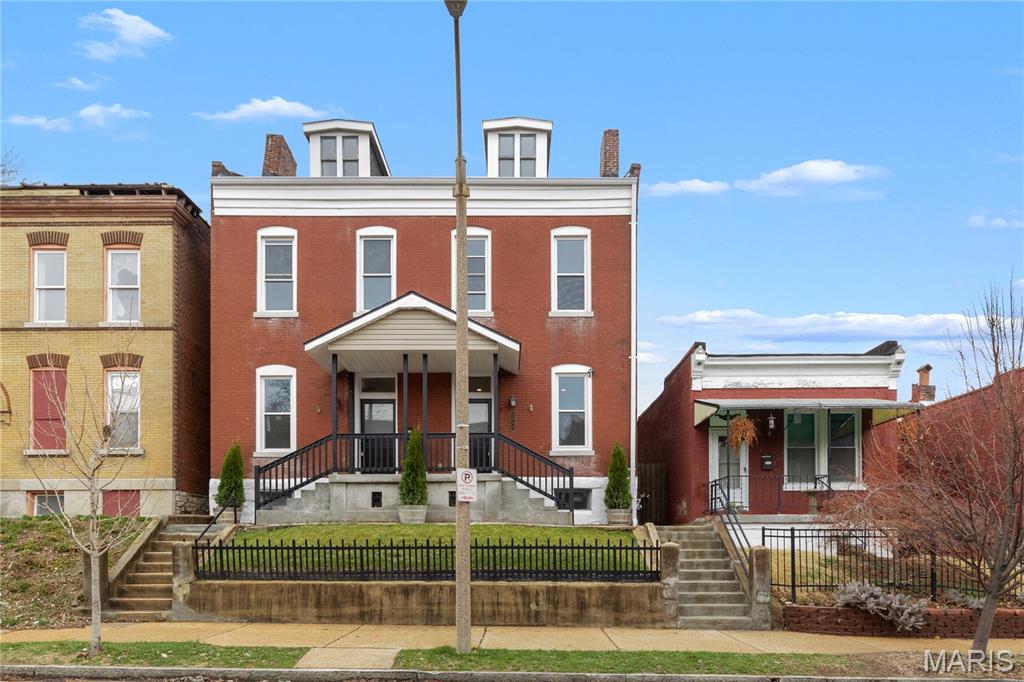 Massive Benton Park West townhome offering over 2,400 sq ft. of versatile living space! This 3-bedroom, 2.5 bath home provides plenty of room to spread out, featuring high ceilings, abundant natural light, and functional layout designed for comfortable living.

This spacious chef’s kitchen offers ample cabinet storage and workplace, while the convenient first floor laundry and half bath add everyday practicality. Generously sized bedrooms include excellent closet space, with some featuring double closets. 

The third floor offers exceptional flexibility, complete with a private bedroom, full bathrooms and bonus area-ideal for a primary suit, guest quarters, home office, recreation room, or additional storage space. 

Outside, enjoy a nicely sized fenced yard and off street parking. Located just moments from Cherokee Street’s vibrant dining, shopping, and entertainment scene. This home combines space and convenience. 

Don’t miss this opportunity at an attractive price!