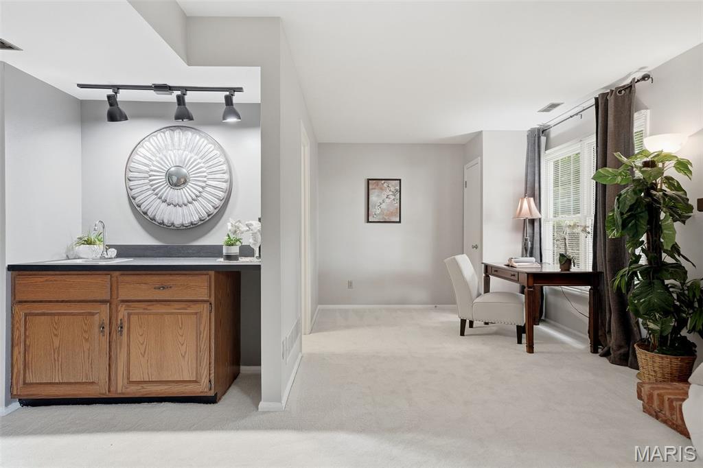 Townhomes Of Village Green - Residential