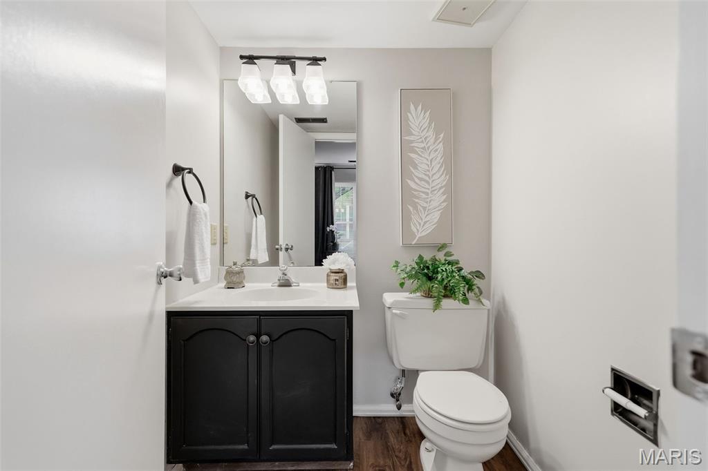 Townhomes Of Village Green - Residential
