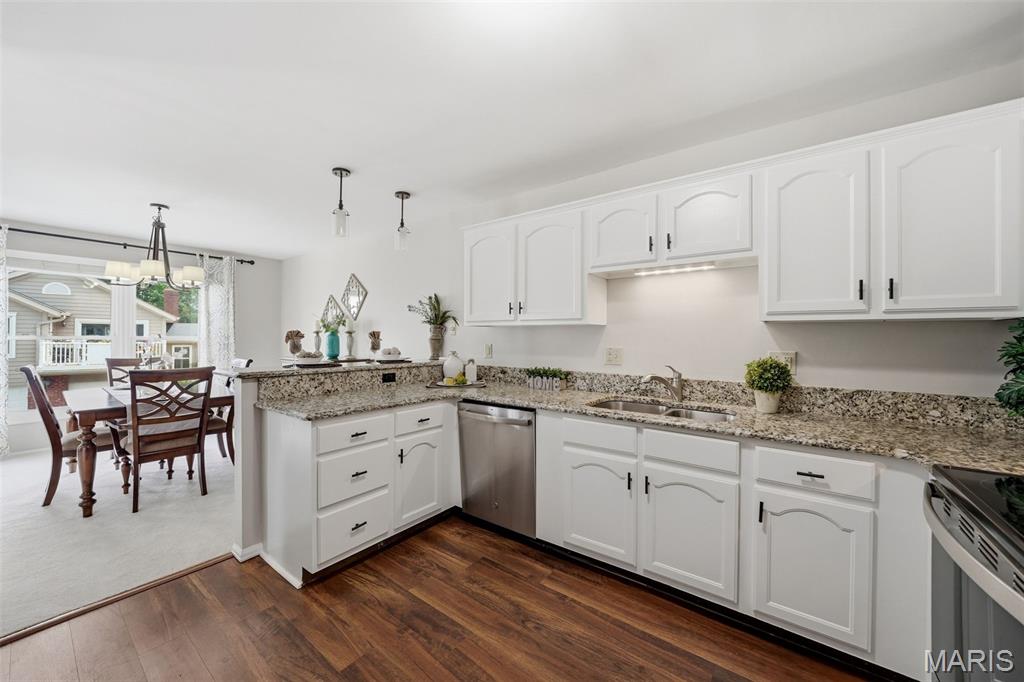 Townhomes Of Village Green - Residential