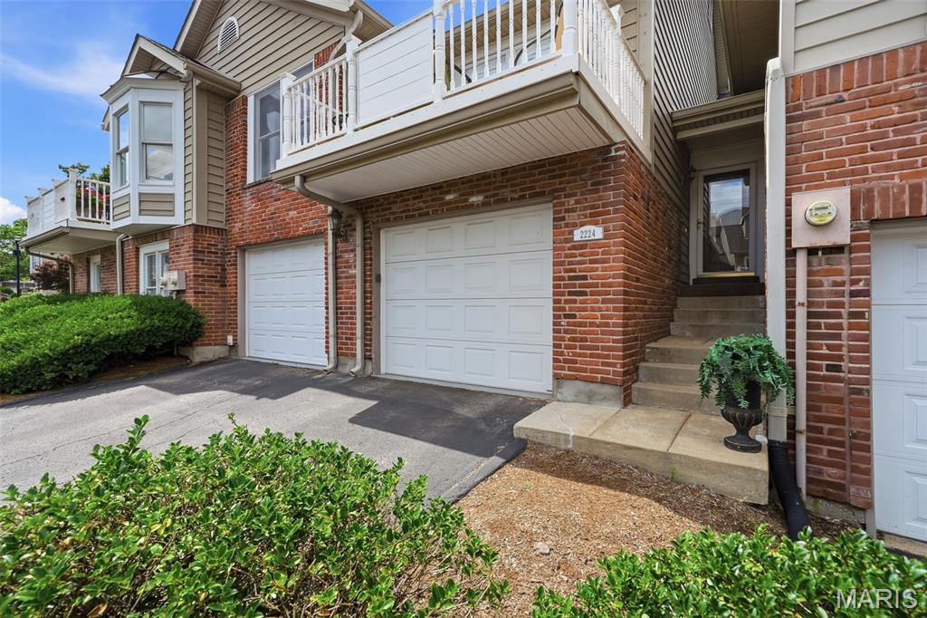 Townhomes Of Village Green - Residential