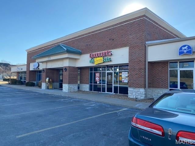 Incredible opportunity to purchase a fully leased building in the heart of Chesterfield Valley. Beautiful brick construction with stone accents.  High visibility for this building off of Long Road as well as visibility from the back of the building as it sits on an outlot of Chesterfield Towne Center.  This building is like owning a billboard in addition to the office space.  5 tenant suites total.  Great mix of tenant diversity. New flat roof fall of 2024 and shingle roof end caps in 2020. Do not disturb tenants in the building. Location: City, High Traffic, Suburban.  One Suite 108 Owned by Seller can be vacated for an owner occupier. It is 1,404 sq.ft. available out of 7.188 sq.ft. - all leased.  Tenant can stay during transition with right offer.