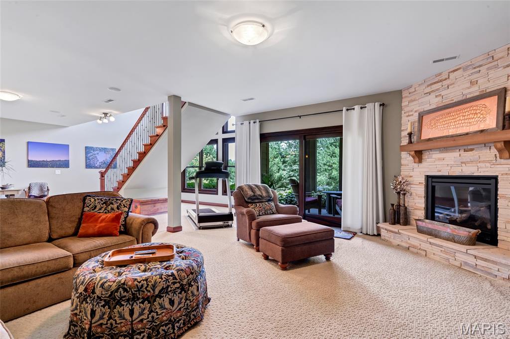 Stone Cliff Manor - Residential