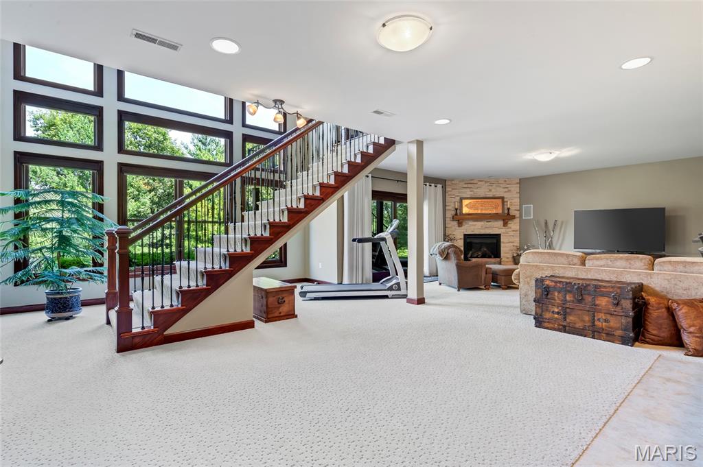 Stone Cliff Manor - Residential