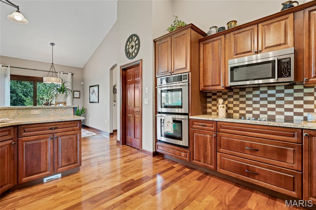 Stone Cliff Manor - Residential