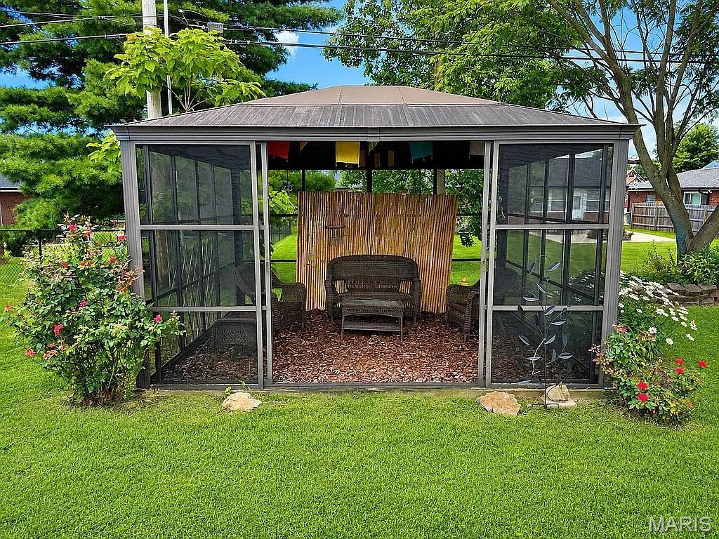 Sunset Club Court - Residential