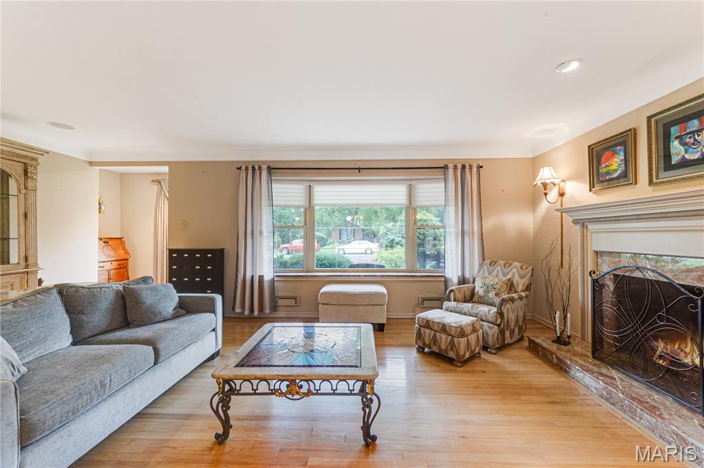 Sunset Club Court - Residential