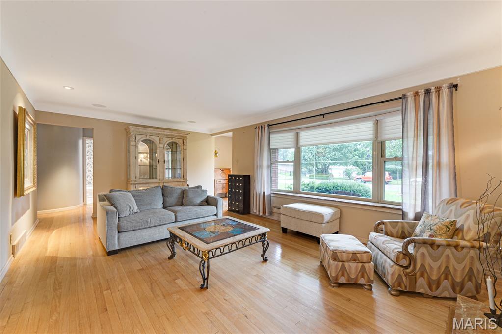 Sunset Club Court - Residential