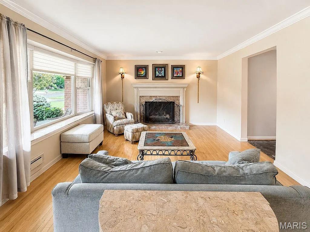 Sunset Club Court - Residential