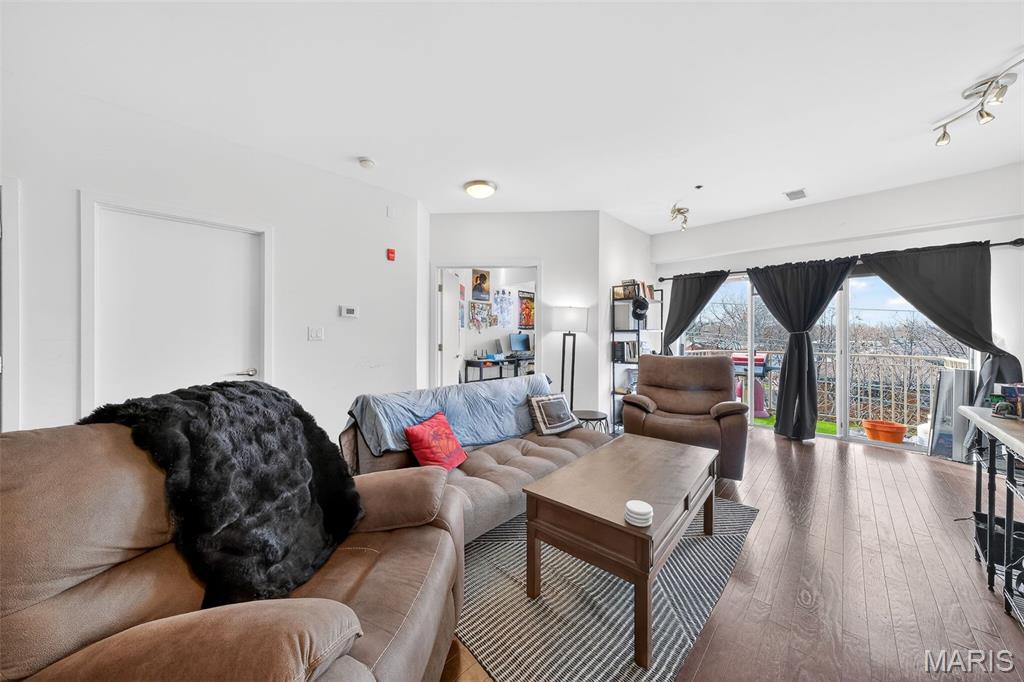 849 Loop Living Condo - Residential Lease