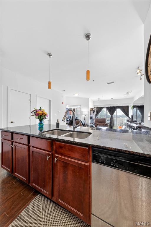 849 Loop Living Condo - Residential Lease