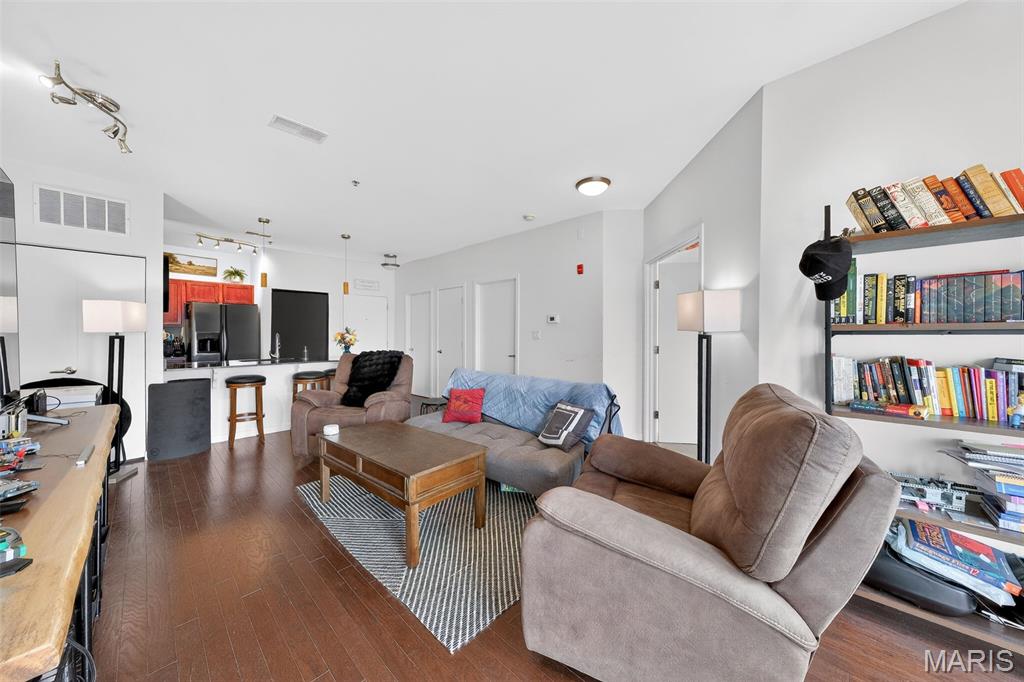 849 Loop Living Condo - Residential Lease