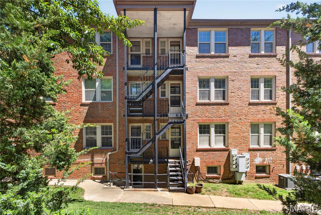 Westwood Condo - Residential