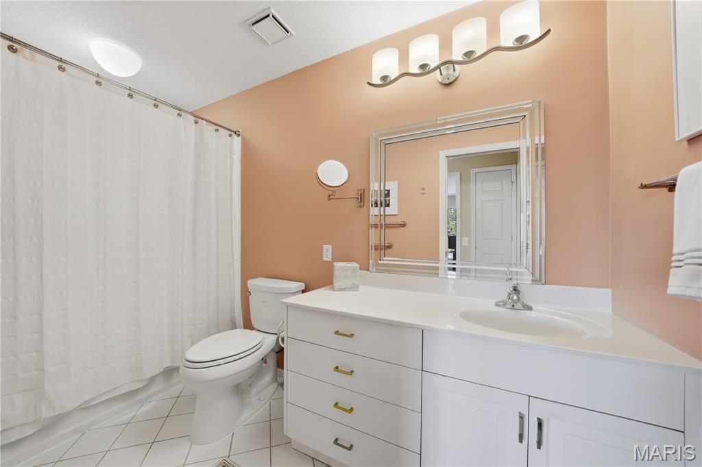 Coeur De Royale Condo Ph Iii - Residential