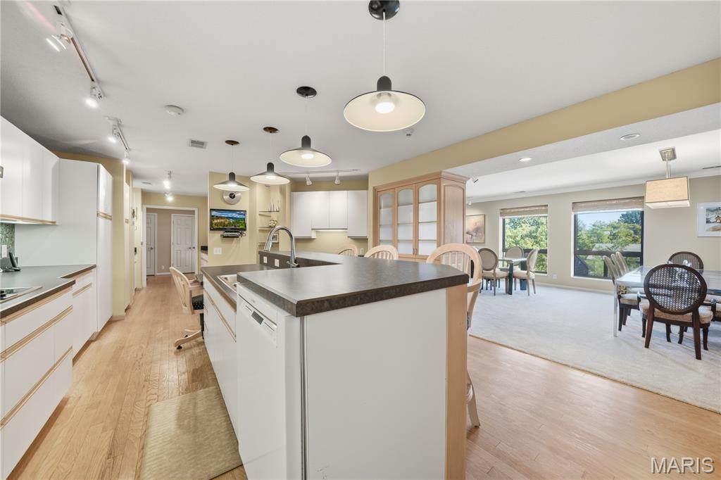Coeur De Royale Condo Ph Iii - Residential
