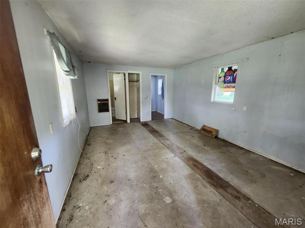 n/a - Commercial Sale