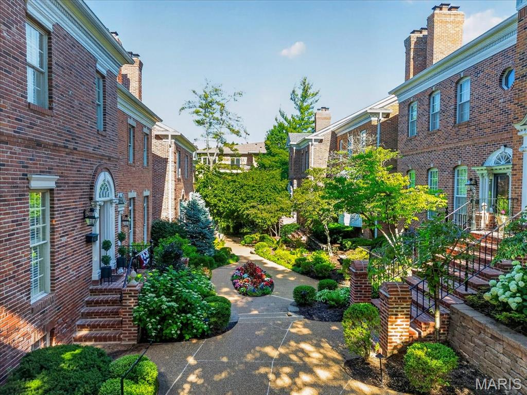 Commons Condo Ph 3 The - Residential