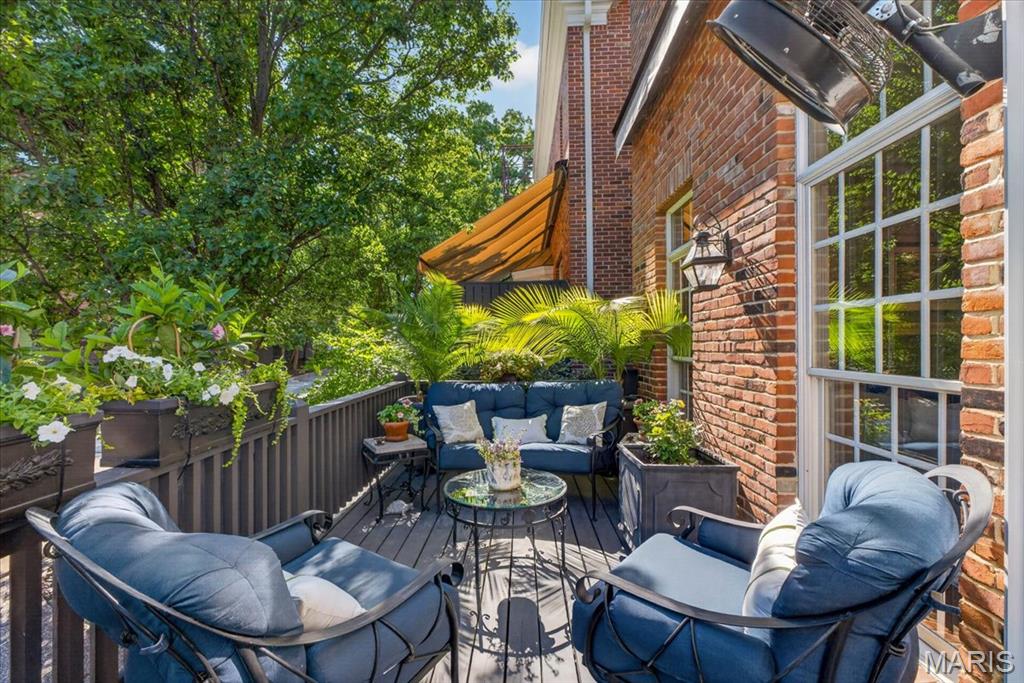 Commons Condo Ph 3 The - Residential