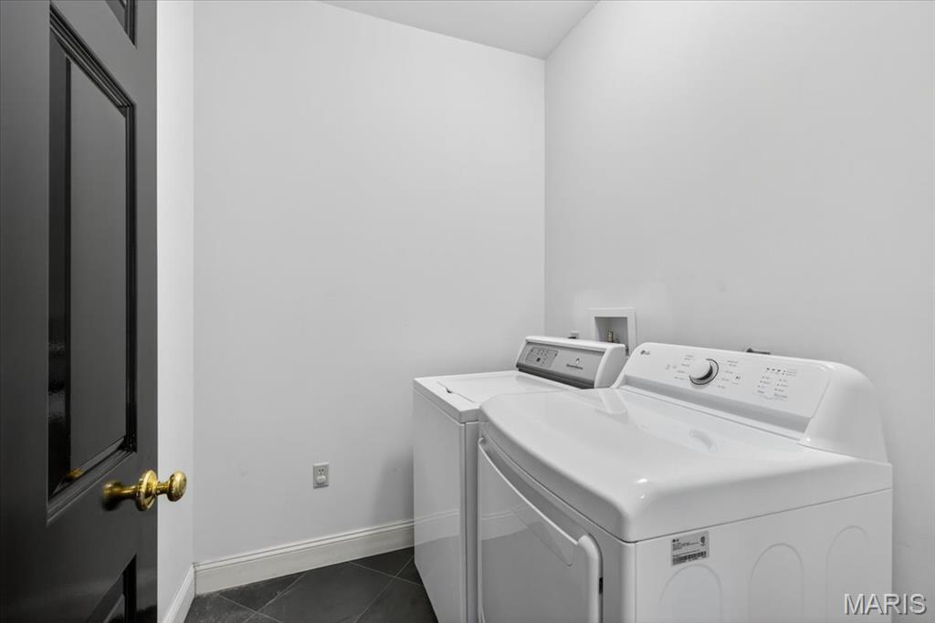Commons Condo Ph 3 The - Residential