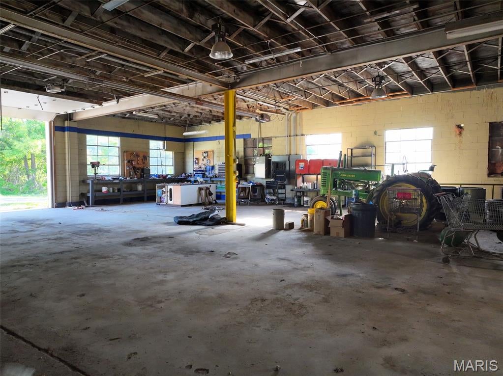 n/a - Commercial Sale