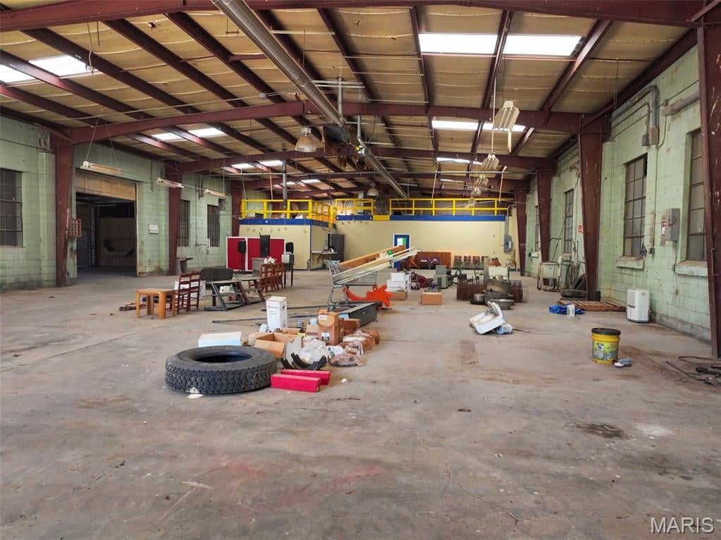 n/a - Commercial Sale