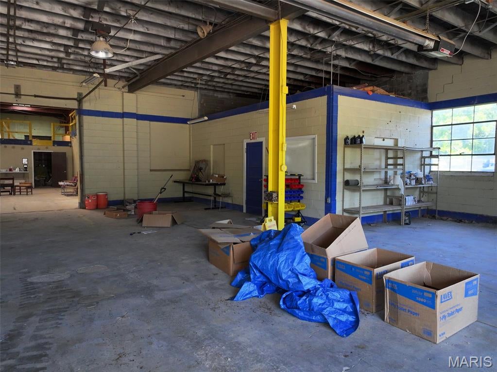 n/a - Commercial Sale