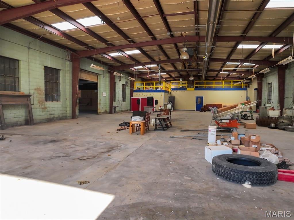 n/a - Commercial Sale