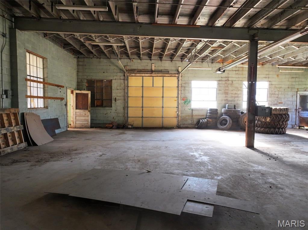 n/a - Commercial Sale